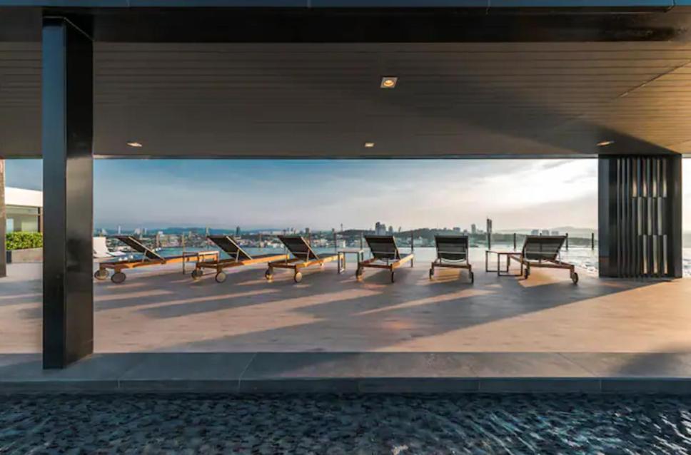 The Base Central Pattaya Quiet King-Bed With Infinity Pool & Free Netflix! Buitenkant foto
