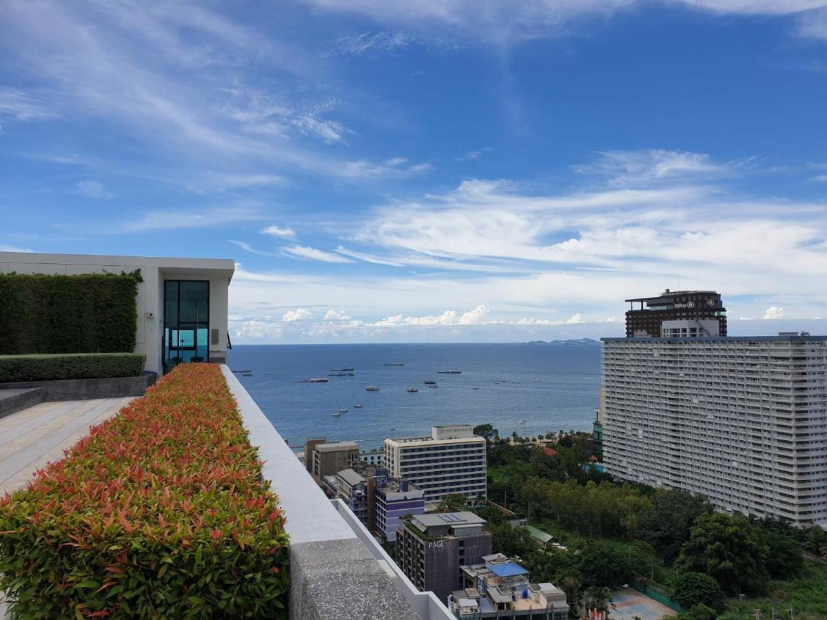 The Base Central Pattaya Quiet King-Bed With Infinity Pool & Free Netflix! Buitenkant foto