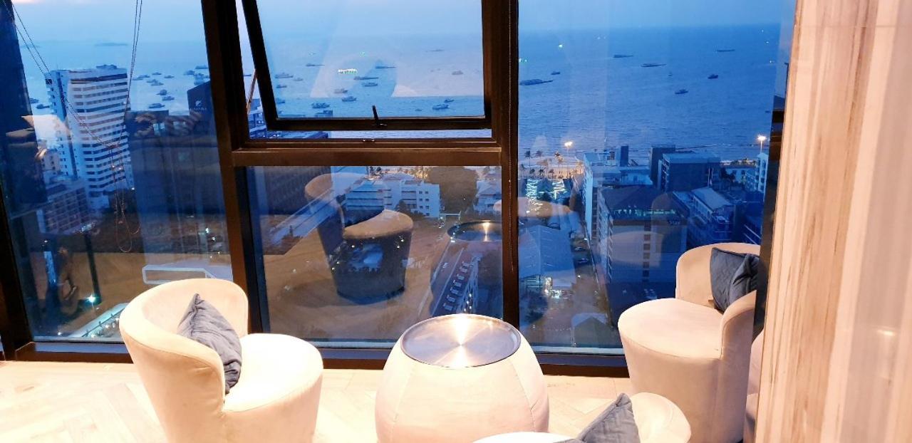 The Base Central Pattaya Quiet King-Bed With Infinity Pool & Free Netflix! Buitenkant foto