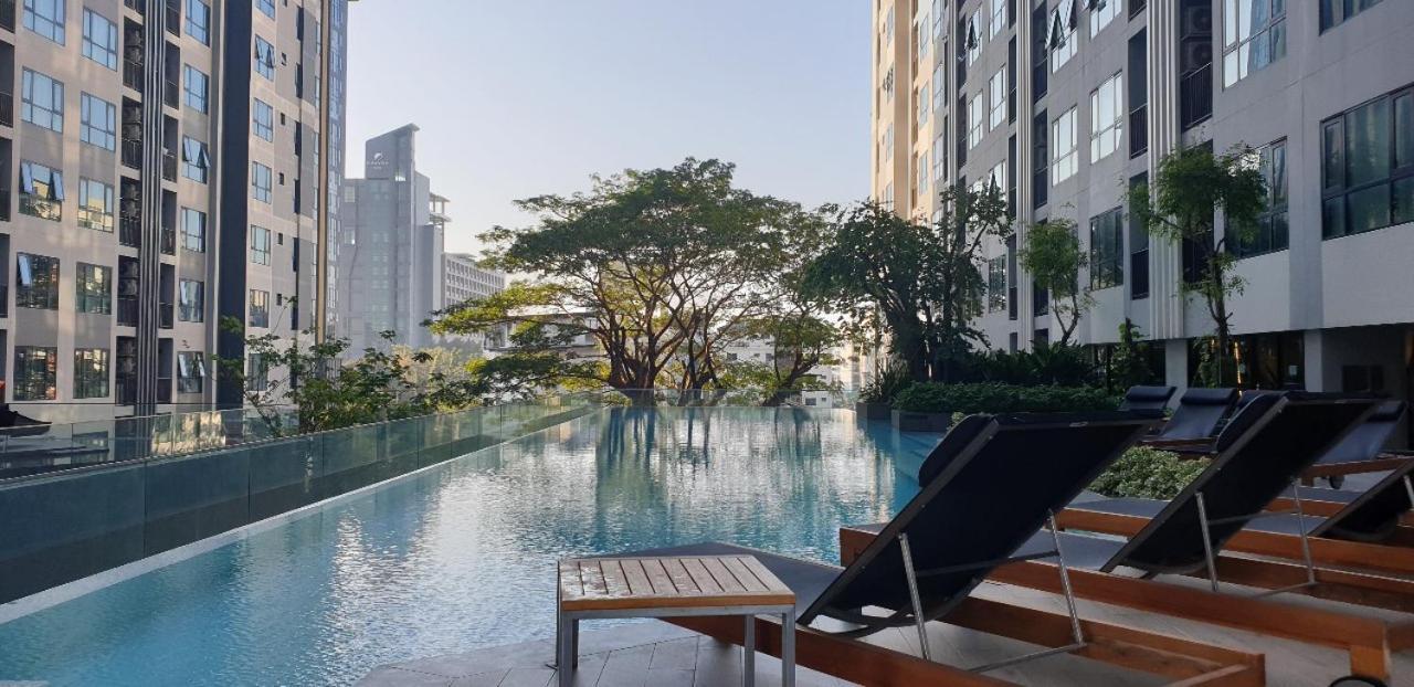 The Base Central Pattaya Quiet King-Bed With Infinity Pool & Free Netflix! Buitenkant foto