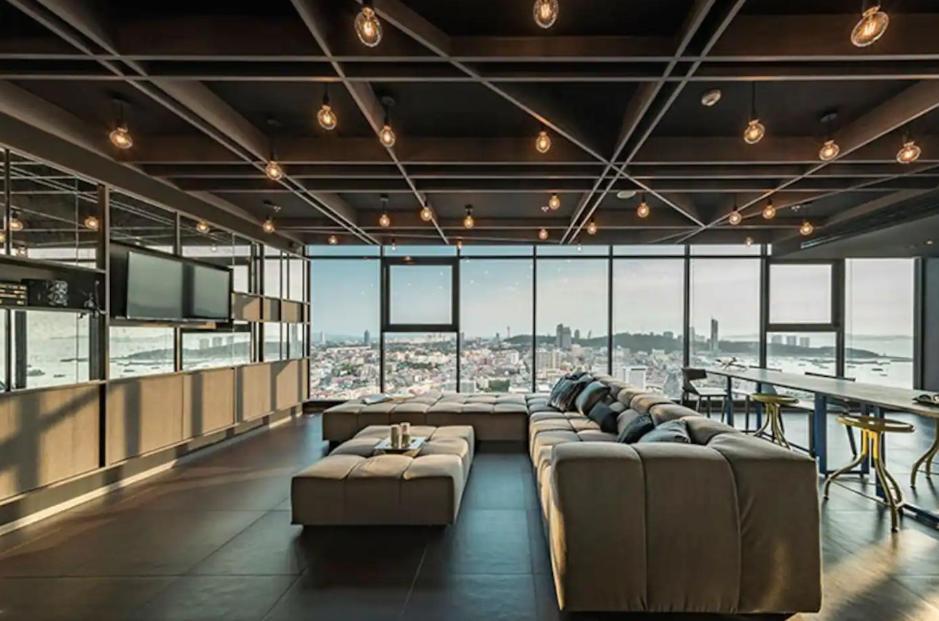 The Base Central Pattaya Quiet King-Bed With Infinity Pool & Free Netflix! Buitenkant foto